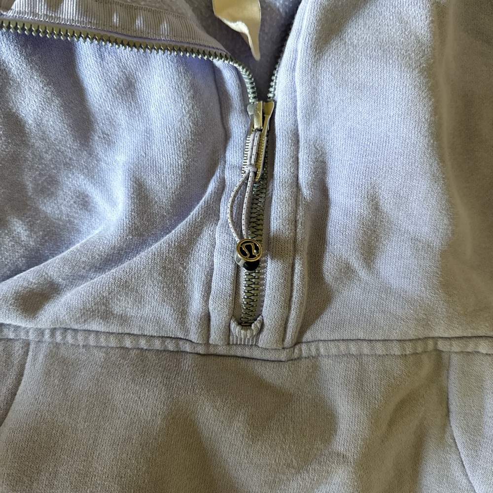 M/L Lululemon half zip - Picture 5 of 6